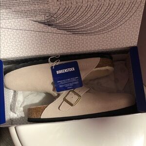 Birkenstock women’s Boston Shearling Slippers - Cream
